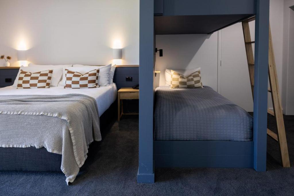 Motel The 3*